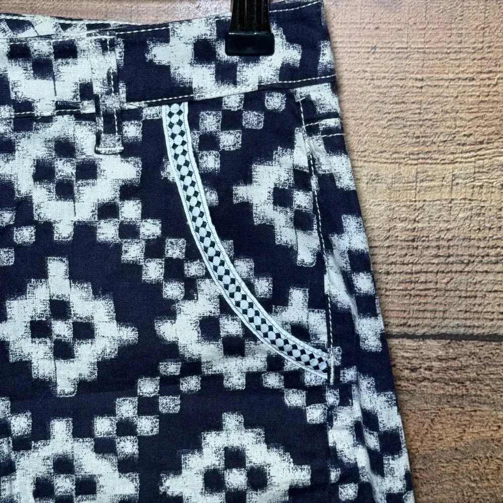 🌻 TWO by VINCE CAMUTO Linen Blend Navy Geometric Print Shorts Women's size 26/2